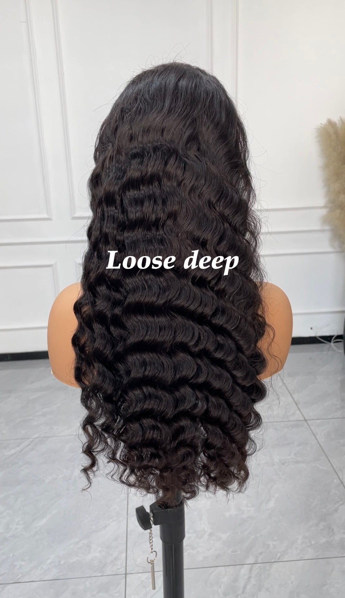 Loose deep wave wig